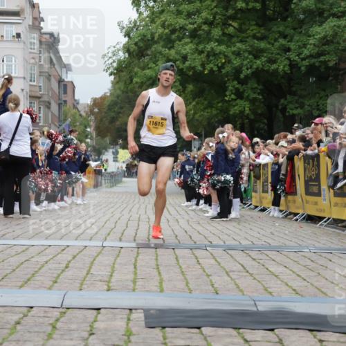 13.09.2026 - Kiel Lauf Yannick Fuchs http://msf.ph/oto/10468796 13.09.2026 10:20:22 Ziel 6584, 11615, 6049, 11615 meine-sportfotos.de
