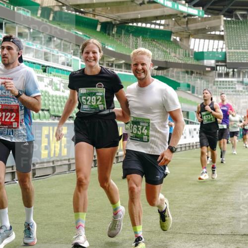 13.09.2026 - 21. swb-Marathon Bremen Michael Burmester http://msf.ph/oto/10468908 13.09.2026 12:57:47 Laufen im Stadion 141, 148, 334, 431, 511, 672, 769, 776, 789, 790, 857, 876, 909, 1010, 1119, 1130, 1191, 1199, 1254, 1281, 1535, 1601, 1642, 1647, 1752, 1809, 1881, 1900, 1931, 1933, 1972, 2040, 2046, 2051, 2075, 2324, 2343, 2371, 2397, 2402, 2423, 2425, 2473, 2493, 2634, 2640, 2671, 2761, 2771, 2807, 2812, 2903, 2904, 3051, 3078, 3138, 3148, 3182, 3186, 3319, 3338, 3450, 3458, 3514, 3534, 3560, 3634, 3655, 3685, 3690, 3695, 3760, 3813, 3866, 3933, 3939, 4101, 4316, 4319 meine-sportfotos.de