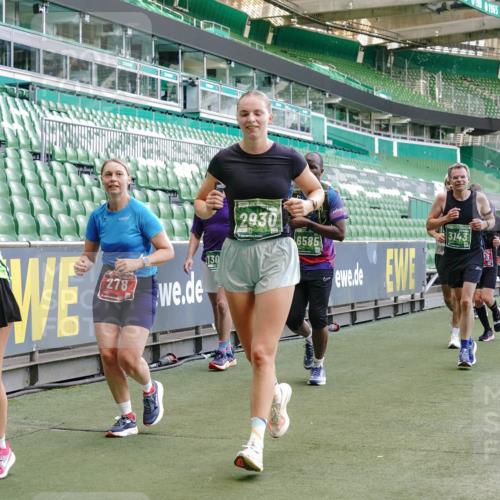 13.09.2026 - 21. swb-Marathon Bremen Michael Burmester http://msf.ph/oto/10468915 13.09.2026 13:13:55 Laufen im Stadion 183, 270, 278, 349, 460, 514, 576, 600, 631, 695, 702, 768, 933, 950, 956, 1005, 1008, 1143, 1286, 1392, 1408, 1426, 1573, 1596, 1641, 1818, 1819, 1991, 2005, 2024, 2035, 2079, 2233, 2264, 2314, 2387, 2412, 2439, 2457, 2461, 2478, 2505, 2521, 2540, 2564, 2612, 2665, 2684, 2693, 2765, 2773, 2792, 2815, 2816, 2829, 2838, 2860, 2884, 2887, 2895, 2921, 2963, 2966, 2972, 2975, 2978, 3016, 3111, 3209, 3253, 3277, 3293, 3304, 3313, 3378, 3405, 3428, 3434, 3653, 3661, 4080 meine-sportfotos.de