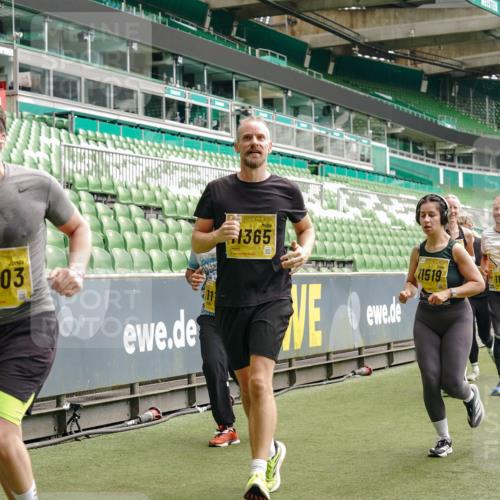 13.09.2026 - 21. swb-Marathon Bremen Michael Burmester http://msf.ph/oto/10468969 13.09.2026 10:36:11 Laufen im Stadion 10092, 10093, 10144, 10152, 10153, 10154, 10157, 10160, 10173, 10175, 10181, 10182, 10185, 10187, 10195, 10198, 10237, 10245, 10251, 10257, 10263, 10272, 10275, 10278, 10291, 10296, 10306, 10309, 10331, 10332, 10338, 10357, 10377, 10382, 10390, 10403, 10409, 10411, 10420, 10427, 10429, 10439, 10473, 10477, 10481, 10492, 10497, 10500, 10528, 10531, 10559, 10560, 10569, 10607, 10613, 10617, 10633, 10636, 10647, 10648, 10671, 10672, 10677, 10715 meine-sportfotos.de
