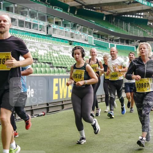 13.09.2026 - 21. swb-Marathon Bremen Michael Burmester http://msf.ph/oto/10469046 13.09.2026 10:36:12 Laufen im Stadion 10092, 10093, 10144, 10152, 10153, 10154, 10157, 10160, 10173, 10175, 10181, 10182, 10185, 10187, 10195, 10198, 10237, 10245, 10251, 10257, 10263, 10272, 10275, 10278, 10291, 10296, 10306, 10309, 10331, 10332, 10338, 10357, 10377, 10382, 10390, 10403, 10409, 10411, 10420, 10427, 10429, 10439, 10473, 10477, 10481, 10492, 10497, 10500, 10528, 10531, 10559, 10560, 10569, 10607, 10613, 10617, 10633, 10636, 10647, 10648, 10659, 10671, 10672, 10677, 10715 meine-sportfotos.de