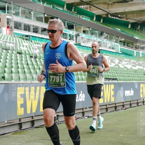 13.09.2026 - 21. swb-Marathon Bremen Michael Burmester http://msf.ph/oto/10469125 13.09.2026 12:57:51 Laufen im Stadion 141, 148, 334, 431, 511, 672, 769, 776, 789, 790, 857, 909, 1010, 1119, 1130, 1191, 1199, 1254, 1281, 1535, 1601, 1642, 1647, 1752, 1809, 1881, 1900, 1931, 1933, 1972, 2046, 2051, 2075, 2324, 2343, 2371, 2397, 2402, 2423, 2425, 2473, 2493, 2634, 2640, 2671, 2761, 2771, 2807, 2903, 2904, 3051, 3078, 3138, 3148, 3182, 3186, 3319, 3338, 3450, 3458, 3514, 3534, 3560, 3634, 3655, 3685, 3690, 3695, 3760, 3813, 3866, 3933, 3939, 4101, 4316, 4319, 205 meine-sportfotos.de