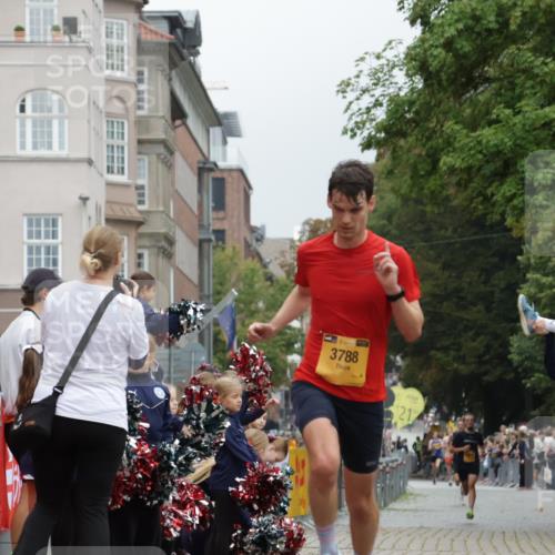 13.09.2026 - Kiel Lauf Yannick Fuchs http://msf.ph/oto/10469207 13.09.2026 10:22:14 Ziel 3732, 4621, 8708, 1987, 3732, 3788, 9681, 12148, 8240, 3788 meine-sportfotos.de