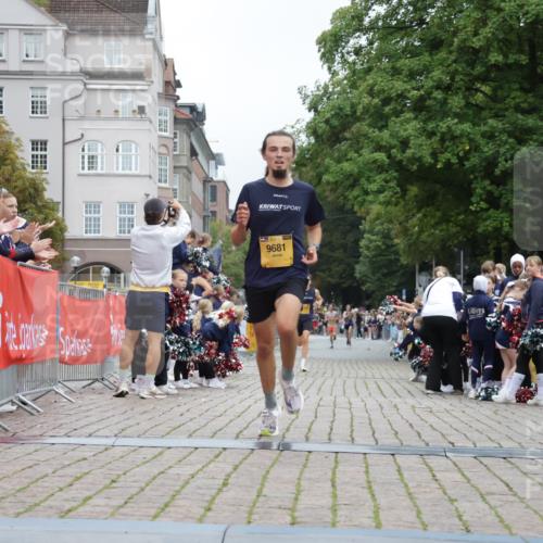 13.09.2026 - Kiel Lauf Yannick Fuchs http://msf.ph/oto/10469263 13.09.2026 10:22:23 Ziel 4621, 8240, 8708, 1987, 3732, 8708, 9681, 12148, 151, 5603, 3788, 9681 meine-sportfotos.de
