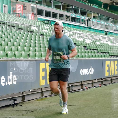 13.09.2026 - 21. swb-Marathon Bremen Michael Burmester http://msf.ph/oto/10469338 13.09.2026 12:57:54 Laufen im Stadion 141, 148, 334, 431, 511, 672, 769, 776, 789, 790, 857, 909, 1010, 1119, 1130, 1191, 1199, 1254, 1281, 1535, 1601, 1642, 1647, 1752, 1809, 1881, 1900, 1931, 1933, 1972, 2046, 2051, 2075, 2324, 2343, 2371, 2397, 2402, 2423, 2425, 2473, 2493, 2634, 2640, 2671, 2761, 2771, 2807, 2903, 2904, 3051, 3078, 3138, 3148, 3182, 3186, 3319, 3338, 3450, 3458, 3514, 3534, 3560, 3634, 3655, 3685, 3690, 3695, 3760, 3813, 3866, 3933, 3939, 4101, 4316, 4319, 205 meine-sportfotos.de