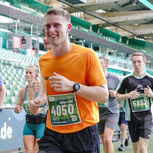 13.09.2026 - 21. swb-Marathon Bremen Michael Burmester http://msf.ph/oto/10469412 13.09.2026 13:14:03 Laufen im Stadion 183, 270, 278, 349, 460, 576, 600, 631, 695, 702, 768, 933, 950, 956, 1005, 1008, 1143, 1392, 1408, 1426, 1573, 1596, 1641, 1818, 1819, 1991, 2005, 2024, 2035, 2079, 2233, 2264, 2314, 2387, 2412, 2439, 2457, 2461, 2478, 2494, 2521, 2540, 2564, 2612, 2665, 2684, 2693, 2765, 2773, 2792, 2816, 2829, 2838, 2860, 2865, 2884, 2887, 2921, 2972, 2975, 2978, 3016, 3111, 3209, 3253, 3277, 3293, 3304, 3313, 3378, 3405, 3428, 3434, 3653, 3661, 3680, 4034, 4080 meine-sportfotos.de