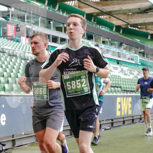 13.09.2026 - 21. swb-Marathon Bremen Michael Burmester http://msf.ph/oto/10469463 13.09.2026 13:14:04 Laufen im Stadion 183, 270, 278, 349, 460, 576, 600, 631, 695, 702, 768, 933, 950, 956, 1005, 1008, 1143, 1392, 1408, 1426, 1573, 1596, 1641, 1818, 1819, 1991, 2005, 2024, 2035, 2079, 2233, 2264, 2314, 2387, 2412, 2439, 2457, 2461, 2478, 2494, 2521, 2540, 2564, 2612, 2665, 2684, 2693, 2765, 2773, 2792, 2816, 2829, 2838, 2860, 2865, 2884, 2887, 2921, 2972, 2975, 2978, 3016, 3111, 3209, 3253, 3277, 3293, 3304, 3313, 3378, 3405, 3428, 3434, 3653, 3661, 3680, 4034, 4080 meine-sportfotos.de