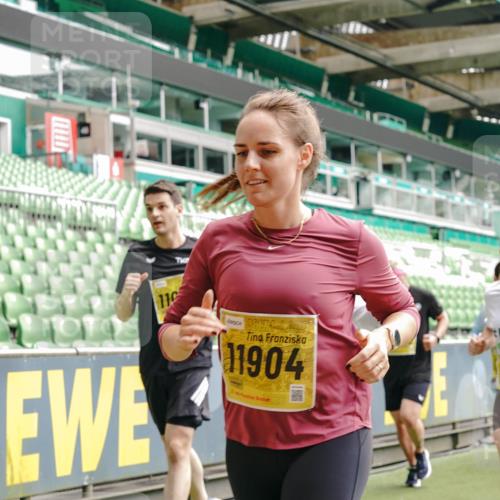 13.09.2026 - 21. swb-Marathon Bremen Michael Burmester http://msf.ph/oto/10469645 13.09.2026 10:36:19 Laufen im Stadion 10092, 10093, 10144, 10152, 10153, 10154, 10157, 10160, 10173, 10175, 10181, 10182, 10185, 10186, 10187, 10195, 10198, 10237, 10245, 10251, 10257, 10263, 10272, 10275, 10278, 10291, 10296, 10306, 10309, 10327, 10331, 10332, 10338, 10357, 10377, 10382, 10390, 10403, 10409, 10411, 10420, 10427, 10429, 10439, 10473, 10477, 10481, 10492, 10497, 10500, 10528, 10531, 10560, 10569, 10607, 10613, 10617, 10633, 10636, 10647, 10648, 10659, 10671, 10672, 10715 meine-sportfotos.de