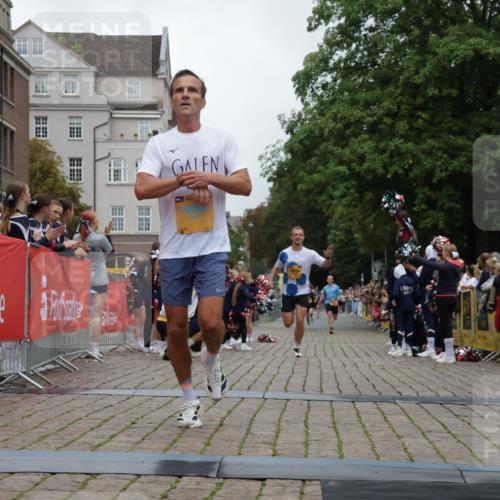 13.09.2026 - Kiel Lauf Yannick Fuchs http://msf.ph/oto/10469995 13.09.2026 10:23:45 Ziel 2937, 716, 3465, 4645, 6302, 8809, 10568, 8809, 9678, 10568 meine-sportfotos.de