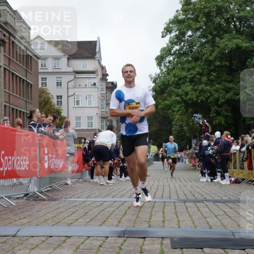 13.09.2026 - Kiel Lauf Yannick Fuchs http://msf.ph/oto/10470026 13.09.2026 10:23:47 Ziel 2937, 716, 3465, 4645, 6302, 8809, 8809, 9678, 10568 meine-sportfotos.de