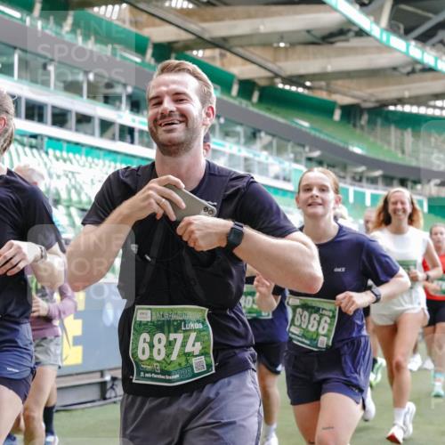 13.09.2026 - 21. swb-Marathon Bremen Michael Burmester http://msf.ph/oto/10470030 13.09.2026 13:14:11 Laufen im Stadion 183, 270, 278, 300, 349, 414, 460, 576, 600, 631, 695, 702, 768, 933, 950, 956, 1005, 1008, 1143, 1392, 1408, 1426, 1573, 1596, 1641, 1818, 1819, 1991, 2024, 2035, 2079, 2233, 2264, 2314, 2387, 2412, 2439, 2457, 2461, 2478, 2494, 2521, 2540, 2564, 2612, 2665, 2684, 2690, 2691, 2693, 2737, 2773, 2792, 2816, 2829, 2838, 2860, 2861, 2865, 2884, 2887, 2921, 2972, 2978, 3016, 3111, 3209, 3253, 3277, 3293, 3304, 3313, 3355, 3378, 3405, 3428, 3653, 3661, 3680, 4034, 4080, 4306 meine-sportfotos.de