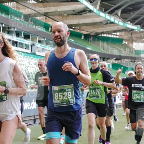 13.09.2026 - 21. swb-Marathon Bremen Michael Burmester http://msf.ph/oto/10470155 13.09.2026 13:14:13 Laufen im Stadion 183, 270, 278, 300, 349, 414, 460, 576, 600, 631, 695, 702, 768, 933, 950, 956, 1005, 1008, 1143, 1392, 1408, 1426, 1573, 1596, 1641, 1818, 1819, 1991, 2024, 2035, 2079, 2233, 2264, 2314, 2387, 2412, 2439, 2457, 2461, 2478, 2494, 2521, 2540, 2564, 2612, 2665, 2684, 2690, 2691, 2693, 2737, 2773, 2792, 2816, 2829, 2838, 2861, 2865, 2884, 2887, 2921, 2972, 2978, 3016, 3111, 3209, 3253, 3277, 3293, 3304, 3313, 3355, 3378, 3405, 3428, 3653, 3661, 3680, 4034, 4080, 4306 meine-sportfotos.de