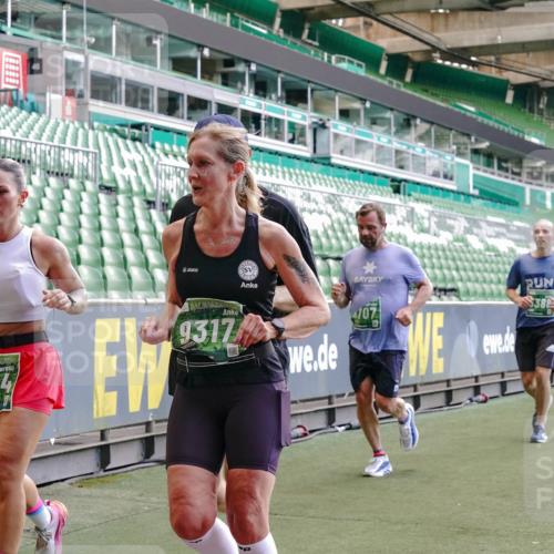 13.09.2026 - 21. swb-Marathon Bremen Michael Burmester http://msf.ph/oto/10470473 13.09.2026 13:14:19 Laufen im Stadion 183, 266, 270, 278, 300, 349, 414, 460, 576, 600, 631, 695, 702, 768, 933, 950, 956, 1005, 1008, 1047, 1143, 1392, 1408, 1426, 1573, 1596, 1641, 1818, 1819, 1991, 2024, 2035, 2079, 2233, 2314, 2387, 2412, 2439, 2457, 2461, 2466, 2484, 2494, 2521, 2540, 2564, 2612, 2665, 2690, 2691, 2693, 2737, 2773, 2792, 2816, 2829, 2838, 2861, 2865, 2884, 2887, 2921, 2972, 2978, 3016, 3111, 3209, 3253, 3277, 3304, 3313, 3355, 3378, 3405, 3428, 3653, 3661, 3680, 4034, 4080, 4306, 703 meine-sportfotos.de