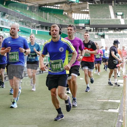 13.09.2026 - 21. swb-Marathon Bremen Michael Burmester http://msf.ph/oto/10470806 13.09.2026 13:14:25 Laufen im Stadion 266, 270, 278, 300, 349, 414, 460, 576, 600, 631, 702, 768, 950, 956, 1005, 1008, 1047, 1143, 1392, 1408, 1426, 1573, 1596, 1641, 1818, 1819, 1991, 2024, 2035, 2079, 2233, 2314, 2387, 2412, 2439, 2457, 2466, 2484, 2494, 2521, 2540, 2564, 2612, 2665, 2690, 2691, 2693, 2737, 2773, 2792, 2816, 2829, 2838, 2861, 2865, 2884, 2887, 2921, 2972, 2978, 3016, 3111, 3209, 3253, 3277, 3304, 3313, 3355, 3378, 3405, 3428, 3653, 3661, 3670, 3680, 4034, 4080, 4306, 703 meine-sportfotos.de