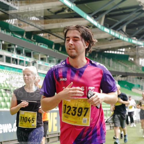 13.09.2026 - 21. swb-Marathon Bremen Michael Burmester http://msf.ph/oto/10470823 13.09.2026 10:36:39 Laufen im Stadion 10092, 10150, 10152, 10153, 10154, 10160, 10173, 10175, 10181, 10182, 10186, 10187, 10195, 10198, 10237, 10245, 10251, 10257, 10263, 10272, 10275, 10278, 10291, 10296, 10306, 10309, 10315, 10327, 10331, 10332, 10338, 10357, 10377, 10382, 10390, 10403, 10409, 10411, 10420, 10429, 10439, 10444, 10473, 10477, 10481, 10492, 10497, 10500, 10516, 10531, 10560, 10569, 10607, 10613, 10617, 10633, 10636, 10647, 10648, 10659, 10663, 10671, 10672, 10674, 10715 meine-sportfotos.de