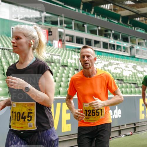 13.09.2026 - 21. swb-Marathon Bremen Michael Burmester http://msf.ph/oto/10470833 13.09.2026 10:36:40 Laufen im Stadion 10092, 10150, 10152, 10153, 10154, 10160, 10173, 10175, 10181, 10182, 10186, 10187, 10195, 10198, 10237, 10245, 10251, 10257, 10263, 10272, 10275, 10278, 10291, 10296, 10306, 10309, 10315, 10327, 10331, 10332, 10338, 10357, 10377, 10382, 10390, 10403, 10409, 10411, 10420, 10429, 10439, 10444, 10473, 10477, 10481, 10492, 10497, 10500, 10516, 10531, 10560, 10569, 10607, 10613, 10617, 10633, 10636, 10647, 10648, 10659, 10663, 10671, 10672, 10674, 10715 meine-sportfotos.de