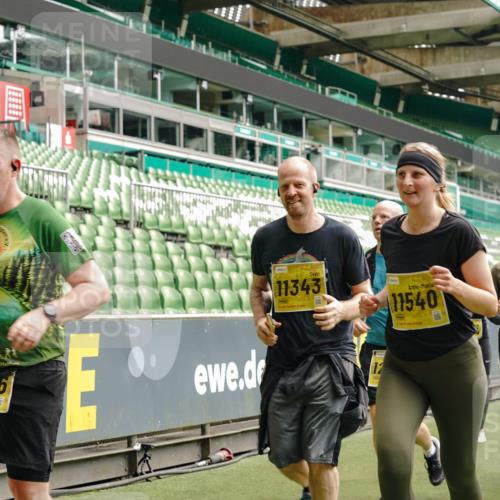 13.09.2026 - 21. swb-Marathon Bremen Michael Burmester http://msf.ph/oto/10470927 13.09.2026 10:36:42 Laufen im Stadion 10092, 10150, 10152, 10153, 10154, 10160, 10173, 10175, 10181, 10182, 10186, 10187, 10195, 10198, 10237, 10245, 10251, 10257, 10263, 10272, 10275, 10278, 10291, 10296, 10306, 10309, 10315, 10327, 10331, 10332, 10338, 10357, 10377, 10382, 10390, 10403, 10409, 10411, 10420, 10429, 10439, 10444, 10473, 10477, 10481, 10492, 10497, 10500, 10516, 10531, 10560, 10569, 10598, 10607, 10613, 10617, 10633, 10636, 10647, 10648, 10659, 10663, 10671, 10672, 10674 meine-sportfotos.de