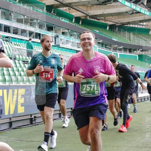 13.09.2026 - 21. swb-Marathon Bremen Michael Burmester http://msf.ph/oto/10471062 13.09.2026 13:14:31 Laufen im Stadion 266, 270, 278, 300, 414, 460, 576, 600, 631, 768, 950, 956, 1005, 1008, 1047, 1143, 1392, 1408, 1426, 1573, 1596, 1641, 1818, 1819, 1991, 2024, 2035, 2079, 2233, 2235, 2314, 2359, 2387, 2412, 2439, 2457, 2466, 2484, 2494, 2521, 2540, 2564, 2612, 2665, 2690, 2691, 2693, 2737, 2773, 2816, 2829, 2838, 2861, 2865, 2887, 2921, 2958, 2972, 2978, 3016, 3111, 3209, 3253, 3277, 3304, 3313, 3355, 3378, 3405, 3428, 3653, 3661, 3670, 3680, 3829, 4034, 4080, 4306, 703 meine-sportfotos.de