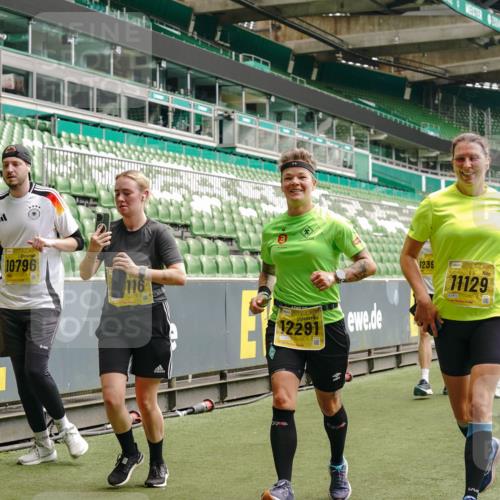 13.09.2026 - 21. swb-Marathon Bremen Michael Burmester http://msf.ph/oto/10471091 13.09.2026 10:36:46 Laufen im Stadion 10092, 10150, 10152, 10153, 10154, 10160, 10173, 10175, 10181, 10182, 10186, 10187, 10195, 10198, 10237, 10245, 10251, 10257, 10263, 10272, 10275, 10278, 10291, 10296, 10306, 10309, 10315, 10327, 10331, 10332, 10338, 10357, 10382, 10390, 10403, 10409, 10411, 10420, 10429, 10439, 10444, 10473, 10477, 10481, 10492, 10497, 10500, 10516, 10531, 10560, 10569, 10598, 10607, 10613, 10617, 10633, 10636, 10647, 10648, 10659, 10663, 10671, 10672, 10674 meine-sportfotos.de