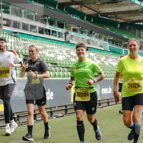 13.09.2026 - 21. swb-Marathon Bremen Michael Burmester http://msf.ph/oto/10471107 13.09.2026 10:36:47 Laufen im Stadion 10092, 10150, 10152, 10153, 10154, 10160, 10173, 10175, 10181, 10182, 10186, 10187, 10195, 10198, 10237, 10245, 10251, 10257, 10263, 10272, 10275, 10278, 10291, 10296, 10306, 10309, 10315, 10327, 10331, 10332, 10338, 10357, 10382, 10390, 10403, 10409, 10411, 10420, 10429, 10439, 10444, 10473, 10477, 10481, 10492, 10497, 10500, 10516, 10531, 10560, 10569, 10598, 10607, 10613, 10617, 10633, 10636, 10647, 10648, 10659, 10663, 10671, 10672, 10674 meine-sportfotos.de