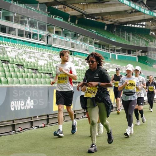 13.09.2026 - 21. swb-Marathon Bremen Michael Burmester http://msf.ph/oto/10471165 13.09.2026 10:36:48 Laufen im Stadion 10092, 10150, 10152, 10153, 10154, 10160, 10173, 10175, 10181, 10182, 10186, 10187, 10195, 10198, 10237, 10251, 10257, 10263, 10272, 10275, 10278, 10291, 10296, 10306, 10309, 10315, 10327, 10331, 10332, 10338, 10357, 10382, 10390, 10403, 10409, 10411, 10420, 10429, 10439, 10444, 10473, 10477, 10481, 10492, 10497, 10500, 10516, 10531, 10560, 10569, 10598, 10607, 10613, 10617, 10633, 10636, 10647, 10648, 10659, 10663, 10671, 10672, 10674 meine-sportfotos.de