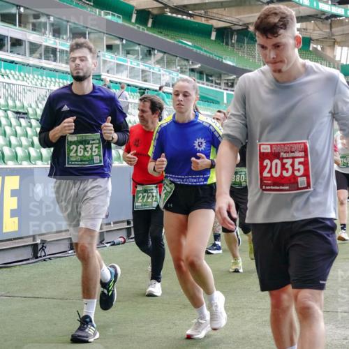 13.09.2026 - 21. swb-Marathon Bremen Michael Burmester http://msf.ph/oto/10471411 13.09.2026 13:14:41 Laufen im Stadion 263, 266, 270, 300, 414, 460, 600, 631, 768, 950, 956, 1008, 1047, 1392, 1408, 1426, 1573, 1596, 1818, 1819, 2024, 2035, 2079, 2233, 2235, 2314, 2359, 2385, 2387, 2412, 2457, 2466, 2484, 2494, 2521, 2540, 2564, 2612, 2667, 2690, 2691, 2693, 2737, 2760, 2783, 2816, 2829, 2838, 2859, 2861, 2865, 2887, 2958, 2972, 2978, 3016, 3111, 3157, 3185, 3209, 3277, 3304, 3355, 3378, 3405, 3428, 3653, 3661, 3670, 3680, 3829, 4034, 4080, 4306, 703 meine-sportfotos.de