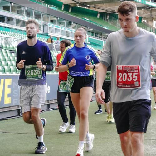 13.09.2026 - 21. swb-Marathon Bremen Michael Burmester http://msf.ph/oto/10471424 13.09.2026 13:14:41 Laufen im Stadion 263, 266, 270, 300, 414, 460, 600, 631, 768, 950, 956, 1008, 1047, 1392, 1408, 1426, 1573, 1596, 1818, 1819, 2024, 2035, 2079, 2233, 2235, 2314, 2359, 2385, 2387, 2412, 2457, 2466, 2484, 2494, 2521, 2540, 2564, 2612, 2667, 2690, 2691, 2693, 2737, 2760, 2783, 2816, 2829, 2838, 2859, 2861, 2865, 2887, 2958, 2972, 2978, 3016, 3111, 3157, 3185, 3209, 3277, 3304, 3355, 3378, 3405, 3428, 3653, 3661, 3670, 3680, 3829, 4034, 4080, 4306, 703 meine-sportfotos.de