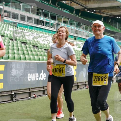 13.09.2026 - 21. swb-Marathon Bremen Michael Burmester http://msf.ph/oto/10471480 13.09.2026 10:36:59 Laufen im Stadion 10090, 10091, 10092, 10150, 10152, 10153, 10154, 10160, 10182, 10186, 10187, 10195, 10198, 10237, 10251, 10257, 10263, 10272, 10273, 10274, 10275, 10278, 10283, 10291, 10296, 10306, 10315, 10323, 10327, 10331, 10332, 10338, 10357, 10382, 10390, 10403, 10409, 10411, 10420, 10429, 10439, 10444, 10473, 10477, 10481, 10488, 10497, 10500, 10516, 10531, 10560, 10569, 10598, 10607, 10613, 10617, 10633, 10647, 10648, 10659, 10663, 10671, 10672, 10674 meine-sportfotos.de