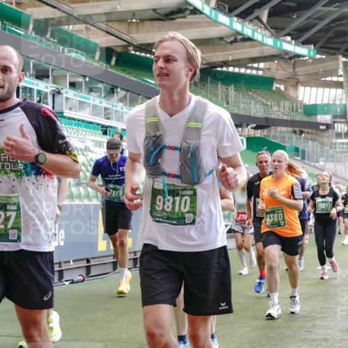 13.09.2026 - 21. swb-Marathon Bremen Michael Burmester http://msf.ph/oto/10471555 13.09.2026 13:14:46 Laufen im Stadion 263, 266, 270, 300, 414, 460, 600, 631, 768, 956, 1008, 1047, 1392, 1408, 1426, 1573, 1596, 1818, 1819, 2024, 2035, 2079, 2233, 2235, 2314, 2359, 2385, 2386, 2387, 2412, 2457, 2466, 2484, 2494, 2521, 2540, 2564, 2667, 2690, 2691, 2693, 2737, 2760, 2783, 2829, 2838, 2859, 2861, 2865, 2874, 2887, 2958, 2972, 2978, 3111, 3157, 3185, 3209, 3277, 3304, 3355, 3378, 3405, 3428, 3653, 3661, 3670, 3680, 3829, 4034, 4080, 4306, 703 meine-sportfotos.de