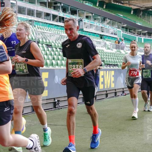 13.09.2026 - 21. swb-Marathon Bremen Michael Burmester http://msf.ph/oto/10471661 13.09.2026 13:14:48 Laufen im Stadion 263, 266, 270, 300, 414, 460, 600, 631, 768, 956, 1008, 1047, 1392, 1408, 1426, 1573, 1596, 1818, 1819, 2024, 2035, 2079, 2233, 2235, 2314, 2359, 2385, 2386, 2387, 2412, 2457, 2466, 2484, 2494, 2521, 2540, 2564, 2667, 2690, 2691, 2693, 2737, 2760, 2783, 2829, 2838, 2859, 2861, 2865, 2874, 2887, 2958, 2972, 2978, 3111, 3157, 3185, 3209, 3277, 3304, 3355, 3378, 3405, 3428, 3653, 3661, 3670, 3680, 3829, 4034, 4080, 4306, 703 meine-sportfotos.de