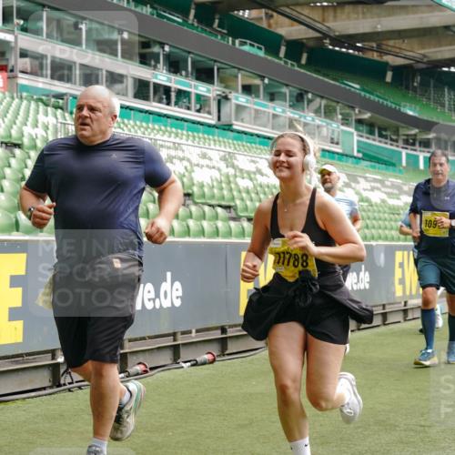 13.09.2026 - 21. swb-Marathon Bremen Michael Burmester http://msf.ph/oto/10471857 13.09.2026 10:37:09 Laufen im Stadion 10090, 10091, 10092, 10150, 10152, 10153, 10154, 10160, 10186, 10187, 10195, 10198, 10237, 10251, 10257, 10263, 10272, 10273, 10274, 10275, 10278, 10283, 10291, 10296, 10306, 10315, 10323, 10327, 10331, 10332, 10338, 10357, 10375, 10376, 10382, 10390, 10403, 10409, 10411, 10420, 10429, 10432, 10439, 10444, 10473, 10481, 10488, 10497, 10500, 10516, 10531, 10560, 10569, 10598, 10607, 10613, 10633, 10647, 10648, 10654, 10659, 10663, 10671, 10672, 10674 meine-sportfotos.de