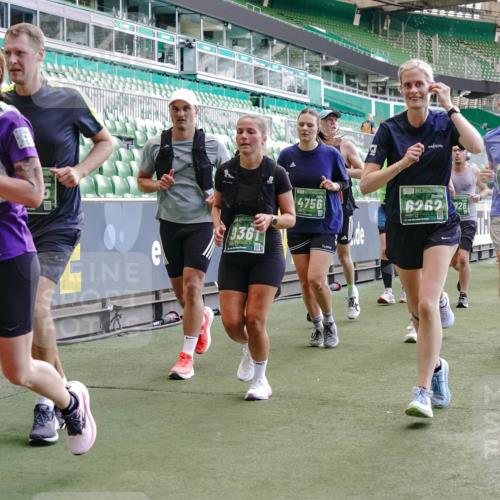 13.09.2026 - 21. swb-Marathon Bremen Michael Burmester http://msf.ph/oto/10471907 13.09.2026 13:14:54 Laufen im Stadion 263, 266, 300, 414, 460, 600, 631, 768, 956, 1008, 1047, 1392, 1408, 1573, 1596, 1818, 1819, 1874, 2024, 2035, 2079, 2233, 2235, 2314, 2359, 2385, 2386, 2387, 2412, 2457, 2466, 2484, 2494, 2521, 2540, 2564, 2667, 2690, 2691, 2693, 2737, 2760, 2783, 2829, 2838, 2859, 2861, 2865, 2874, 2887, 2958, 2972, 2978, 3075, 3111, 3157, 3165, 3185, 3209, 3265, 3304, 3355, 3378, 3382, 3405, 3428, 3653, 3661, 3670, 3680, 3829, 4034, 4080, 4306, 703 meine-sportfotos.de