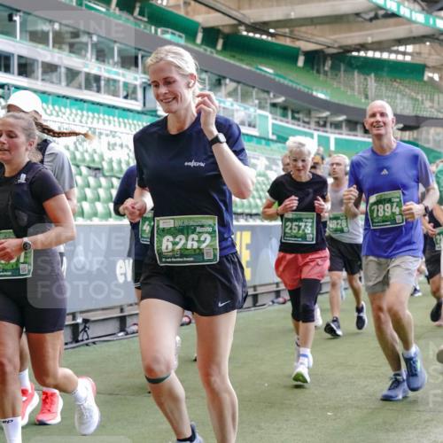 13.09.2026 - 21. swb-Marathon Bremen Michael Burmester http://msf.ph/oto/10471968 13.09.2026 13:14:55 Laufen im Stadion 263, 266, 300, 414, 460, 600, 631, 768, 956, 1008, 1047, 1392, 1408, 1573, 1596, 1818, 1819, 1874, 2024, 2035, 2079, 2233, 2235, 2314, 2359, 2385, 2386, 2387, 2412, 2457, 2466, 2484, 2494, 2521, 2540, 2564, 2667, 2690, 2691, 2693, 2737, 2760, 2783, 2829, 2838, 2859, 2861, 2865, 2874, 2887, 2958, 2972, 2978, 3075, 3111, 3157, 3165, 3185, 3209, 3265, 3304, 3355, 3378, 3382, 3405, 3428, 3653, 3661, 3670, 3680, 3829, 4034, 4080, 4306, 703 meine-sportfotos.de
