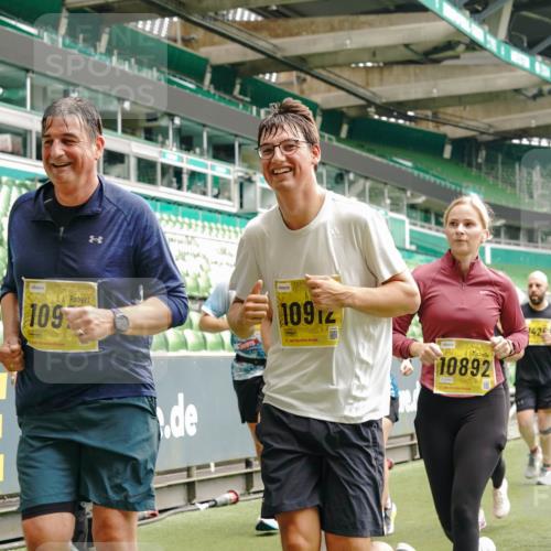 13.09.2026 - 21. swb-Marathon Bremen Michael Burmester http://msf.ph/oto/10471990 13.09.2026 10:37:12 Laufen im Stadion 10090, 10091, 10092, 10150, 10152, 10153, 10154, 10160, 10186, 10187, 10198, 10237, 10251, 10257, 10263, 10272, 10273, 10274, 10275, 10278, 10283, 10291, 10296, 10306, 10315, 10323, 10327, 10331, 10332, 10338, 10357, 10370, 10375, 10376, 10382, 10390, 10403, 10411, 10420, 10429, 10432, 10439, 10444, 10473, 10481, 10488, 10497, 10500, 10516, 10531, 10560, 10569, 10598, 10607, 10613, 10633, 10647, 10648, 10654, 10659, 10663, 10671, 10672, 10674 meine-sportfotos.de