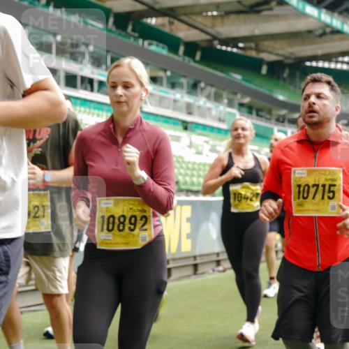 13.09.2026 - 21. swb-Marathon Bremen Michael Burmester http://msf.ph/oto/10472041 13.09.2026 10:37:13 Laufen im Stadion 10090, 10091, 10092, 10150, 10152, 10153, 10154, 10160, 10186, 10187, 10198, 10237, 10251, 10257, 10263, 10272, 10273, 10274, 10275, 10278, 10283, 10291, 10296, 10306, 10315, 10323, 10327, 10331, 10332, 10338, 10357, 10370, 10375, 10376, 10382, 10390, 10403, 10411, 10420, 10429, 10432, 10439, 10444, 10473, 10481, 10488, 10497, 10500, 10516, 10531, 10560, 10569, 10598, 10607, 10613, 10633, 10647, 10648, 10654, 10659, 10663, 10671, 10672, 10674 meine-sportfotos.de