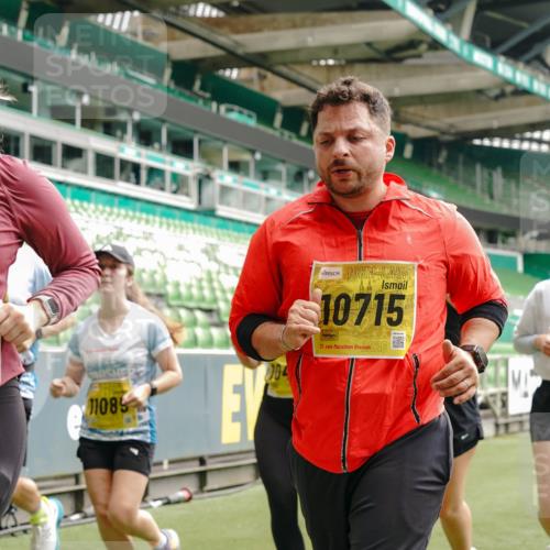 13.09.2026 - 21. swb-Marathon Bremen Michael Burmester http://msf.ph/oto/10472045 13.09.2026 10:37:13 Laufen im Stadion 10090, 10091, 10092, 10150, 10152, 10153, 10154, 10160, 10186, 10187, 10198, 10237, 10251, 10257, 10263, 10272, 10273, 10274, 10275, 10278, 10283, 10291, 10296, 10306, 10315, 10323, 10327, 10331, 10332, 10338, 10357, 10370, 10375, 10376, 10382, 10390, 10403, 10411, 10420, 10429, 10432, 10439, 10444, 10473, 10481, 10488, 10497, 10500, 10516, 10531, 10560, 10569, 10598, 10607, 10613, 10633, 10647, 10648, 10654, 10659, 10663, 10671, 10672, 10674 meine-sportfotos.de
