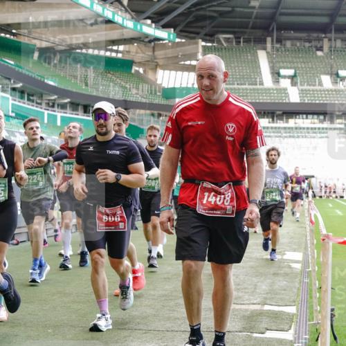 13.09.2026 - 21. swb-Marathon Bremen Michael Burmester http://msf.ph/oto/10472066 13.09.2026 13:14:58 Laufen im Stadion 143, 263, 266, 300, 414, 460, 600, 631, 768, 956, 1008, 1047, 1392, 1408, 1573, 1596, 1818, 1819, 1874, 2024, 2035, 2079, 2233, 2235, 2314, 2359, 2385, 2386, 2387, 2412, 2457, 2466, 2484, 2494, 2521, 2540, 2564, 2667, 2690, 2691, 2693, 2737, 2760, 2783, 2829, 2838, 2859, 2861, 2865, 2874, 2887, 2958, 2972, 2978, 3075, 3111, 3157, 3165, 3185, 3209, 3265, 3304, 3355, 3378, 3382, 3405, 3428, 3653, 3661, 3670, 3680, 3829, 4034, 4080, 4306, 703 meine-sportfotos.de