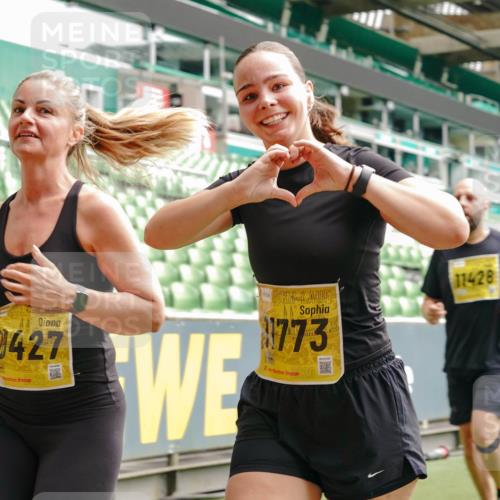 13.09.2026 - 21. swb-Marathon Bremen Michael Burmester http://msf.ph/oto/10472132 13.09.2026 10:37:15 Laufen im Stadion 10090, 10091, 10092, 10150, 10152, 10153, 10154, 10160, 10186, 10187, 10190, 10198, 10237, 10251, 10257, 10263, 10272, 10273, 10274, 10275, 10278, 10283, 10291, 10296, 10306, 10315, 10323, 10327, 10331, 10332, 10338, 10357, 10370, 10375, 10376, 10382, 10390, 10403, 10411, 10420, 10429, 10432, 10439, 10444, 10473, 10481, 10488, 10497, 10500, 10516, 10531, 10560, 10569, 10598, 10607, 10613, 10633, 10647, 10648, 10654, 10659, 10663, 10671, 10672, 10674 meine-sportfotos.de