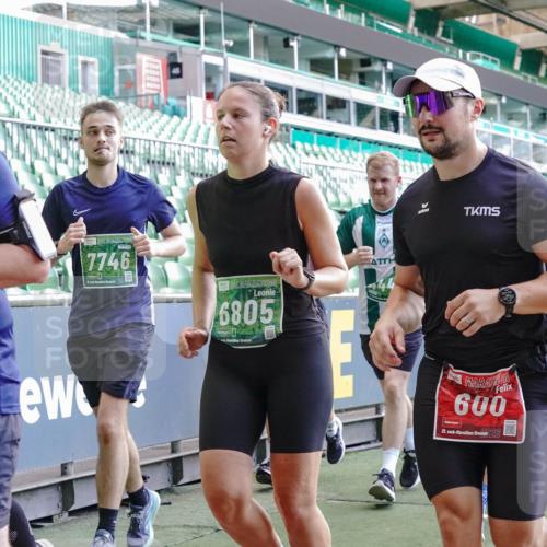13.09.2026 - 21. swb-Marathon Bremen Michael Burmester http://msf.ph/oto/10472147 13.09.2026 13:14:59 Laufen im Stadion 143, 263, 266, 300, 414, 460, 631, 768, 956, 1008, 1047, 1392, 1408, 1573, 1596, 1818, 1819, 1874, 2024, 2035, 2079, 2233, 2235, 2314, 2359, 2385, 2386, 2387, 2412, 2457, 2466, 2484, 2494, 2521, 2540, 2564, 2667, 2690, 2691, 2693, 2737, 2760, 2783, 2829, 2838, 2859, 2861, 2865, 2874, 2887, 2958, 2978, 3075, 3111, 3157, 3165, 3185, 3209, 3265, 3304, 3355, 3378, 3382, 3405, 3428, 3653, 3661, 3670, 3680, 3829, 4034, 4080, 4306, 703 meine-sportfotos.de