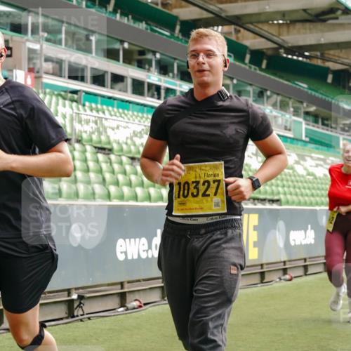 13.09.2026 - 21. swb-Marathon Bremen Michael Burmester http://msf.ph/oto/10472161 13.09.2026 10:37:16 Laufen im Stadion 10090, 10091, 10092, 10150, 10152, 10153, 10154, 10160, 10186, 10187, 10190, 10198, 10237, 10251, 10257, 10263, 10272, 10273, 10274, 10275, 10278, 10283, 10291, 10296, 10305, 10306, 10315, 10323, 10327, 10331, 10332, 10338, 10357, 10370, 10375, 10376, 10382, 10390, 10403, 10411, 10420, 10429, 10432, 10439, 10444, 10473, 10481, 10488, 10497, 10500, 10516, 10531, 10560, 10569, 10598, 10607, 10613, 10633, 10647, 10648, 10654, 10659, 10663, 10671, 10672, 10674 meine-sportfotos.de