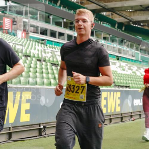13.09.2026 - 21. swb-Marathon Bremen Michael Burmester http://msf.ph/oto/10472183 13.09.2026 10:37:16 Laufen im Stadion 10090, 10091, 10092, 10150, 10152, 10153, 10154, 10160, 10186, 10187, 10190, 10198, 10237, 10251, 10257, 10263, 10272, 10273, 10274, 10275, 10278, 10283, 10291, 10296, 10305, 10306, 10315, 10323, 10327, 10331, 10332, 10338, 10357, 10370, 10375, 10376, 10382, 10390, 10403, 10411, 10420, 10429, 10432, 10439, 10444, 10473, 10481, 10488, 10497, 10500, 10516, 10531, 10560, 10569, 10598, 10607, 10613, 10633, 10647, 10648, 10654, 10659, 10663, 10671, 10672, 10674 meine-sportfotos.de