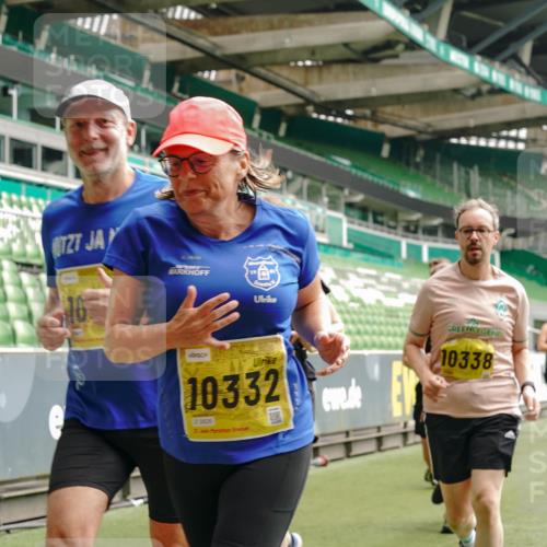 13.09.2026 - 21. swb-Marathon Bremen Michael Burmester http://msf.ph/oto/10472342 13.09.2026 10:37:24 Laufen im Stadion 10090, 10091, 10092, 10150, 10153, 10154, 10160, 10186, 10187, 10190, 10198, 10237, 10251, 10257, 10263, 10272, 10273, 10274, 10275, 10278, 10283, 10291, 10296, 10305, 10315, 10323, 10327, 10331, 10332, 10338, 10370, 10375, 10376, 10382, 10390, 10403, 10411, 10420, 10429, 10432, 10439, 10444, 10465, 10481, 10488, 10497, 10500, 10516, 10531, 10560, 10569, 10598, 10607, 10613, 10633, 10647, 10648, 10654, 10659, 10663, 10674, 10823 meine-sportfotos.de