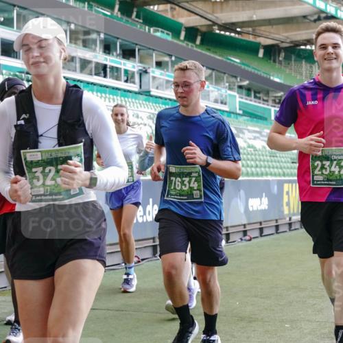 13.09.2026 - 21. swb-Marathon Bremen Michael Burmester http://msf.ph/oto/10472411 13.09.2026 13:15:08 Laufen im Stadion 143, 263, 266, 300, 414, 460, 598, 631, 768, 956, 1008, 1047, 1392, 1408, 1573, 1818, 1819, 1874, 2013, 2024, 2035, 2218, 2233, 2235, 2314, 2359, 2385, 2386, 2387, 2412, 2457, 2466, 2468, 2484, 2494, 2521, 2540, 2564, 2667, 2690, 2691, 2693, 2737, 2760, 2783, 2829, 2838, 2859, 2861, 2865, 2874, 2887, 2958, 2978, 3001, 3075, 3111, 3157, 3165, 3185, 3209, 3237, 3265, 3304, 3355, 3378, 3382, 3405, 3428, 3486, 3653, 3661, 3670, 3680, 3829, 4034, 4080, 4306, 703 meine-sportfotos.de