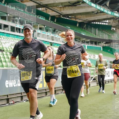 13.09.2026 - 21. swb-Marathon Bremen Michael Burmester http://msf.ph/oto/10472490 13.09.2026 10:37:28 Laufen im Stadion 10090, 10091, 10092, 10150, 10153, 10154, 10160, 10186, 10187, 10190, 10198, 10205, 10237, 10251, 10257, 10263, 10272, 10273, 10274, 10275, 10278, 10283, 10291, 10296, 10305, 10315, 10323, 10327, 10331, 10332, 10338, 10370, 10375, 10376, 10382, 10390, 10403, 10411, 10420, 10429, 10432, 10439, 10444, 10465, 10481, 10488, 10497, 10500, 10516, 10531, 10560, 10569, 10598, 10607, 10613, 10633, 10647, 10648, 10654, 10659, 10663, 10674, 10823 meine-sportfotos.de
