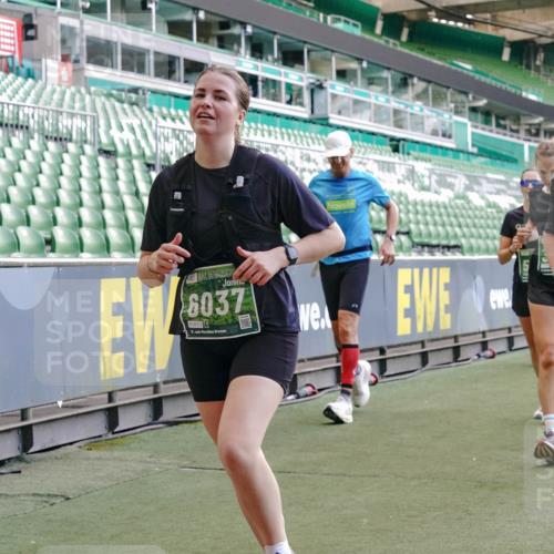 13.09.2026 - 21. swb-Marathon Bremen Michael Burmester http://msf.ph/oto/10472590 13.09.2026 13:15:12 Laufen im Stadion 143, 263, 266, 300, 414, 460, 598, 612, 631, 653, 768, 956, 1008, 1047, 1392, 1408, 1573, 1818, 1819, 1874, 2013, 2024, 2218, 2233, 2235, 2314, 2359, 2385, 2386, 2412, 2457, 2466, 2468, 2484, 2494, 2521, 2540, 2564, 2667, 2678, 2690, 2691, 2693, 2737, 2760, 2783, 2829, 2838, 2859, 2861, 2865, 2874, 2887, 2958, 2978, 3001, 3075, 3111, 3157, 3165, 3185, 3209, 3237, 3265, 3304, 3355, 3378, 3382, 3405, 3428, 3486, 3512, 3653, 3661, 3670, 3680, 3829, 4034, 4080, 4306, 703 meine-sportfotos.de