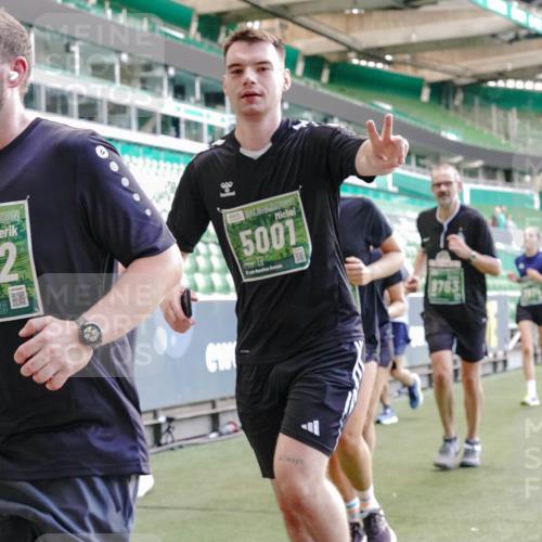 13.09.2026 - 21. swb-Marathon Bremen Michael Burmester http://msf.ph/oto/10472593 13.09.2026 13:15:13 Laufen im Stadion 143, 263, 266, 300, 414, 460, 598, 612, 631, 653, 768, 956, 1008, 1047, 1392, 1408, 1573, 1818, 1819, 1874, 2013, 2024, 2218, 2233, 2235, 2314, 2359, 2385, 2386, 2412, 2466, 2468, 2484, 2494, 2521, 2540, 2564, 2667, 2678, 2690, 2691, 2693, 2737, 2760, 2783, 2829, 2838, 2859, 2861, 2865, 2874, 2887, 2958, 2978, 3001, 3075, 3111, 3157, 3165, 3185, 3209, 3237, 3265, 3304, 3355, 3378, 3382, 3405, 3428, 3486, 3512, 3653, 3661, 3670, 3680, 3829, 4034, 4080, 4306, 703 meine-sportfotos.de