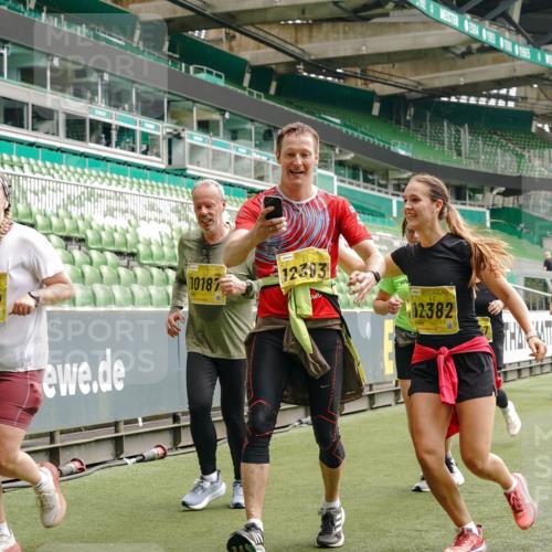 13.09.2026 - 21. swb-Marathon Bremen Michael Burmester http://msf.ph/oto/10472650 13.09.2026 10:37:31 Laufen im Stadion 10090, 10091, 10092, 10150, 10153, 10154, 10160, 10186, 10187, 10190, 10198, 10205, 10237, 10251, 10257, 10272, 10273, 10274, 10275, 10278, 10283, 10291, 10296, 10305, 10315, 10323, 10327, 10331, 10332, 10338, 10370, 10375, 10376, 10382, 10390, 10403, 10411, 10420, 10429, 10432, 10439, 10444, 10465, 10488, 10497, 10500, 10516, 10531, 10560, 10569, 10598, 10607, 10613, 10633, 10647, 10648, 10654, 10659, 10663, 10674, 10802, 10823 meine-sportfotos.de