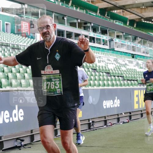 13.09.2026 - 21. swb-Marathon Bremen Michael Burmester http://msf.ph/oto/10472708 13.09.2026 13:15:15 Laufen im Stadion 143, 263, 266, 300, 414, 460, 598, 612, 631, 653, 768, 956, 1008, 1047, 1392, 1408, 1573, 1818, 1819, 1874, 2013, 2024, 2218, 2233, 2235, 2314, 2359, 2385, 2386, 2412, 2466, 2468, 2484, 2494, 2521, 2540, 2564, 2667, 2678, 2690, 2691, 2737, 2760, 2783, 2829, 2838, 2859, 2861, 2865, 2874, 2887, 2958, 2978, 3001, 3075, 3157, 3165, 3185, 3237, 3265, 3355, 3378, 3382, 3405, 3428, 3486, 3512, 3653, 3661, 3670, 3680, 3829, 4034, 4080, 4306, 703 meine-sportfotos.de