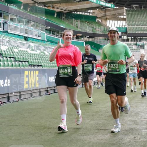 13.09.2026 - 21. swb-Marathon Bremen Michael Burmester http://msf.ph/oto/10472776 13.09.2026 13:15:18 Laufen im Stadion 143, 263, 266, 300, 414, 460, 598, 612, 653, 768, 956, 1008, 1047, 1392, 1408, 1573, 1818, 1819, 1874, 2013, 2024, 2218, 2233, 2235, 2314, 2359, 2385, 2386, 2412, 2466, 2468, 2484, 2494, 2521, 2564, 2667, 2678, 2690, 2691, 2737, 2760, 2783, 2829, 2838, 2859, 2861, 2865, 2874, 2887, 2958, 2978, 3001, 3075, 3157, 3165, 3185, 3237, 3265, 3331, 3355, 3378, 3382, 3405, 3428, 3486, 3512, 3653, 3661, 3670, 3680, 3829, 4034, 4080, 4306, 703 meine-sportfotos.de