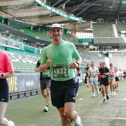 13.09.2026 - 21. swb-Marathon Bremen Michael Burmester http://msf.ph/oto/10472824 13.09.2026 13:15:19 Laufen im Stadion 143, 263, 266, 300, 414, 460, 598, 612, 653, 768, 956, 1008, 1047, 1392, 1408, 1573, 1818, 1819, 1874, 2013, 2024, 2218, 2233, 2235, 2314, 2359, 2385, 2386, 2412, 2466, 2468, 2484, 2494, 2521, 2564, 2667, 2678, 2690, 2691, 2698, 2737, 2760, 2783, 2829, 2838, 2859, 2861, 2865, 2874, 2887, 2958, 2978, 3001, 3075, 3157, 3165, 3185, 3237, 3265, 3331, 3355, 3378, 3382, 3405, 3428, 3486, 3512, 3653, 3661, 3670, 3680, 3829, 4034, 4080, 4306, 703 meine-sportfotos.de
